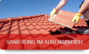 Dachziegelarbeiten im Außenbereich